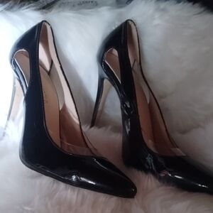 Black Patent Leather Heels with Pointed Toe